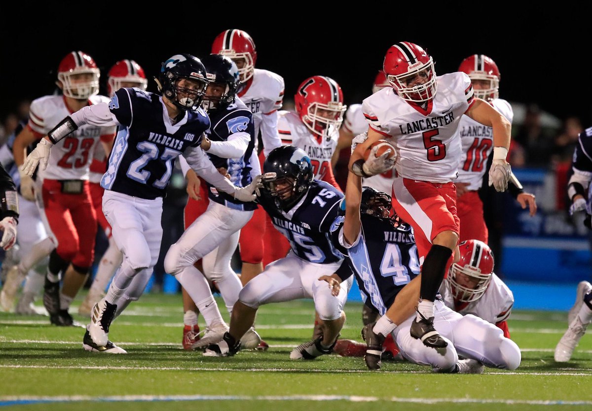 court_pe's tweet photo. Our own @ethanj10_ running back a kickoff for a touchdown last night! https://t.co/VP7eZduZi5