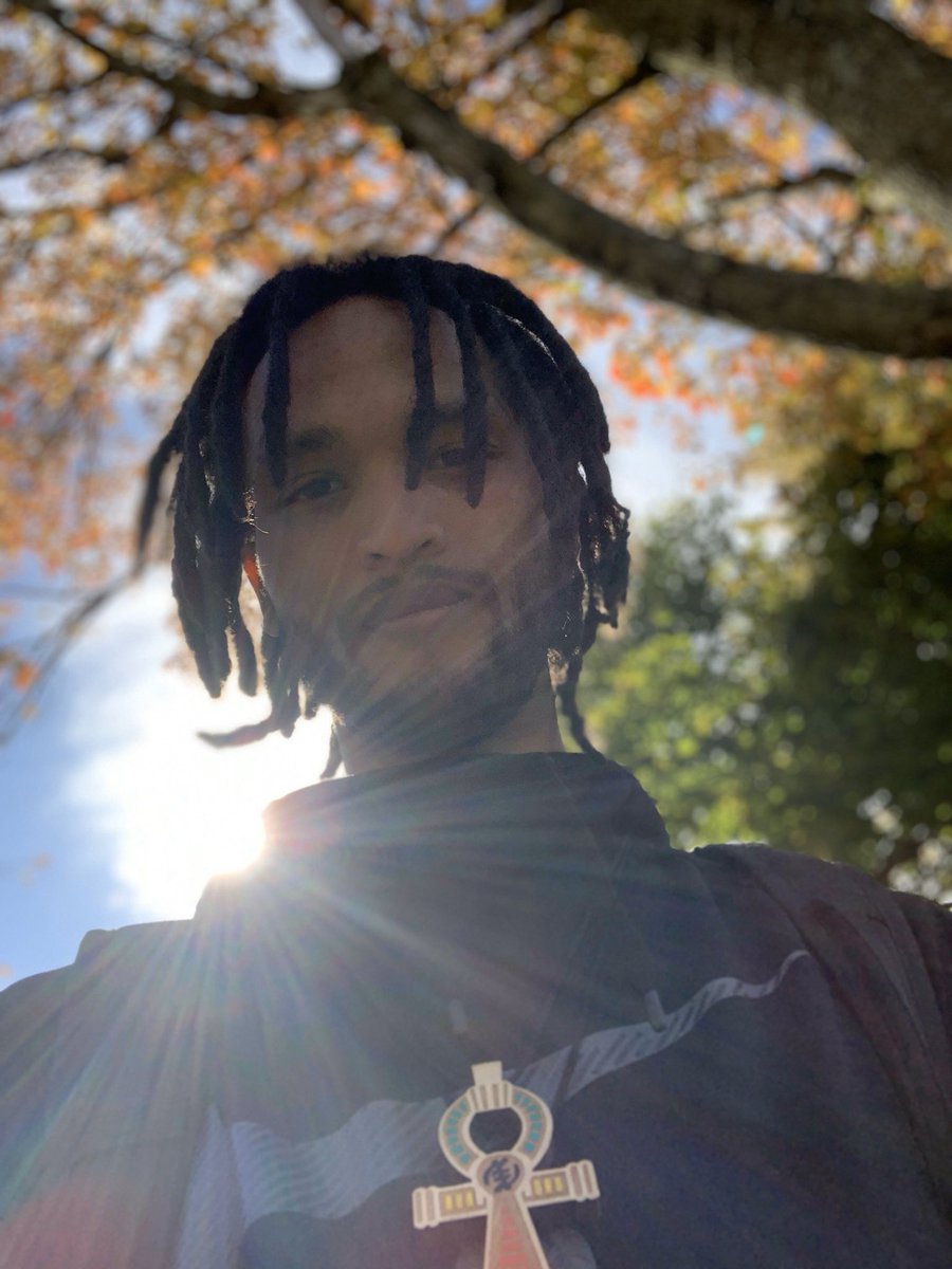 Sound_Kodz's tweet photo. Outshine the sun ☀️ #Soundkodz #newoldskool #doworkworthdoing https://t.co/UjEQeizmBu