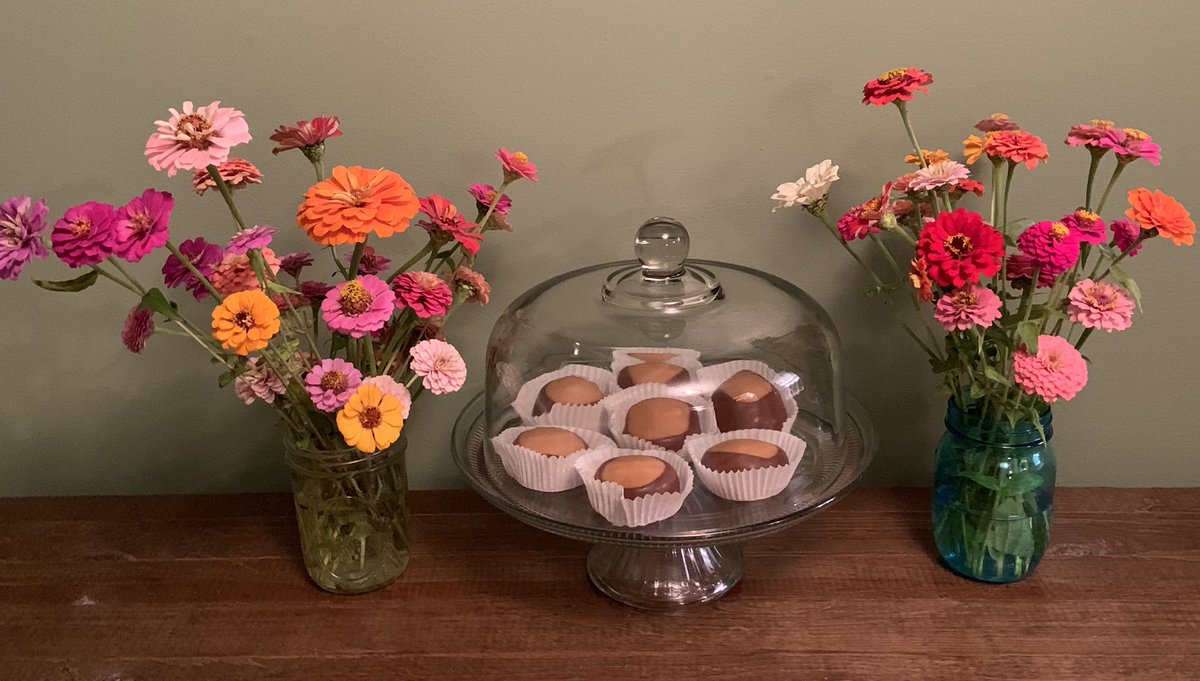 Leff711's tweet image. I like big #Buckeyes and I can not lie😉 #Homemade #FallCandy #treatyoself