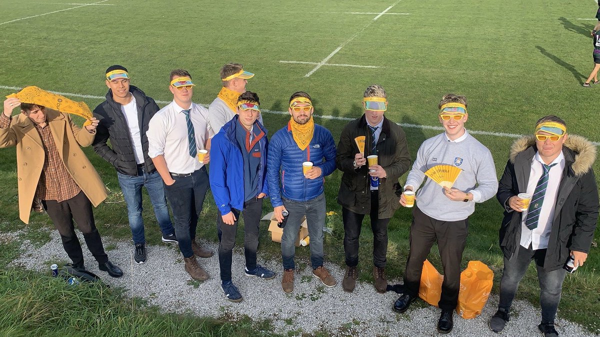 SheffEngRFC's tweet image. big win for the 2s against @HallamshireRUFC and what better way to top it off than a collab with @bumble #engines #lager #ILoveThisGame