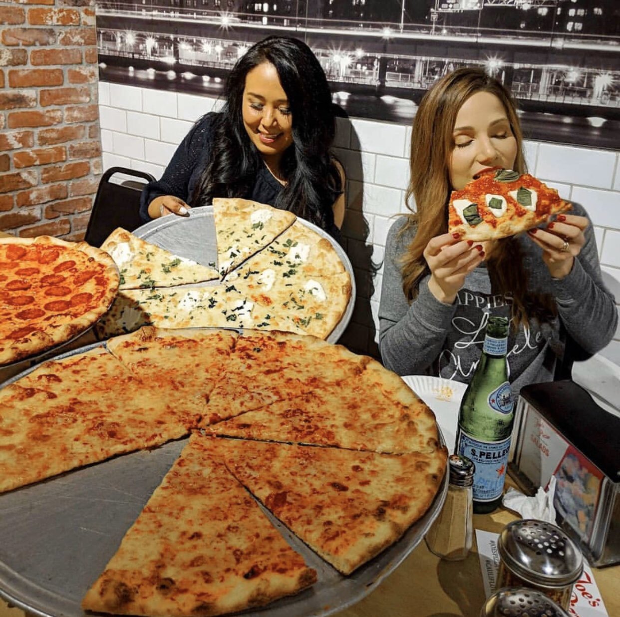Hollywood pizzeria deals