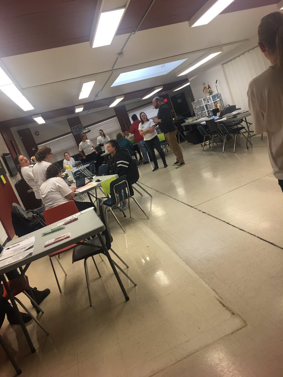tlfreeze3's tweet photo. Volunteering at the Community Veterinary Outreach clinic today. Doesn’t matter how “much” you have in life, if you have the love of an animal you’re doing ok!😍🐶 #peopleandpets #volunteers #helpingothershelpthemselves https://t.co/XLwXrNDGvg