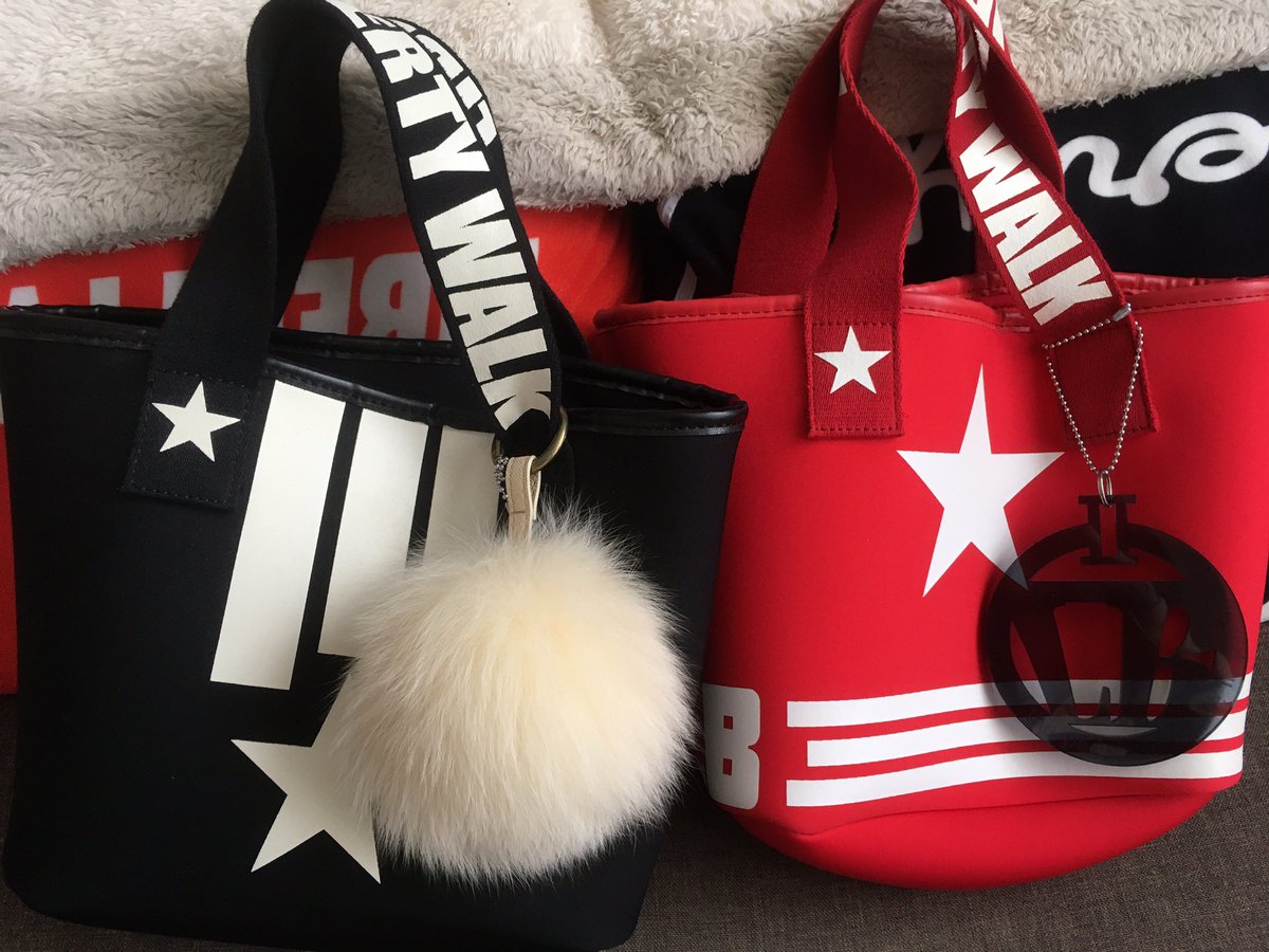 tsutsuimasako's tweet image. どっちにしよかなぁ…🤔💭
#リバティーウォーク熊本代理店
#gyangarage
#lbshop