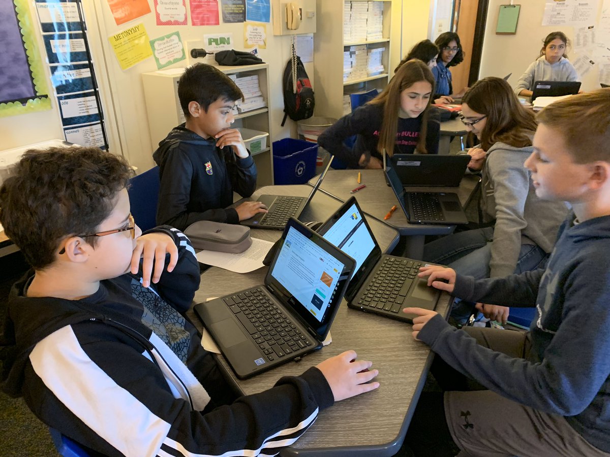 10JenniferR's tweet photo. “The New Americans” Immigration project. 7th graders collaborating, researching, and creating amazing presentations. Let the learning begin! #keller #Discovery https://t.co/7pdBWoVmBV