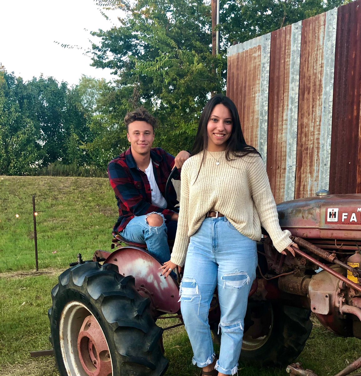 Blake__smit's tweet photo. Great day with a gorgeous girl  🍂🍁 https://t.co/gS5hZywcjM
