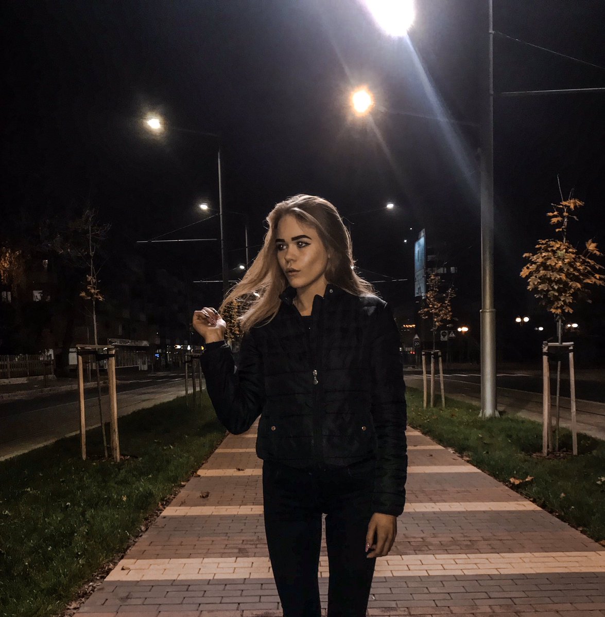 marinka461's tweet photo. Настоящая любовь не терпит посторонних🖤👸🏼 https://t.co/aR0QEjj5rp