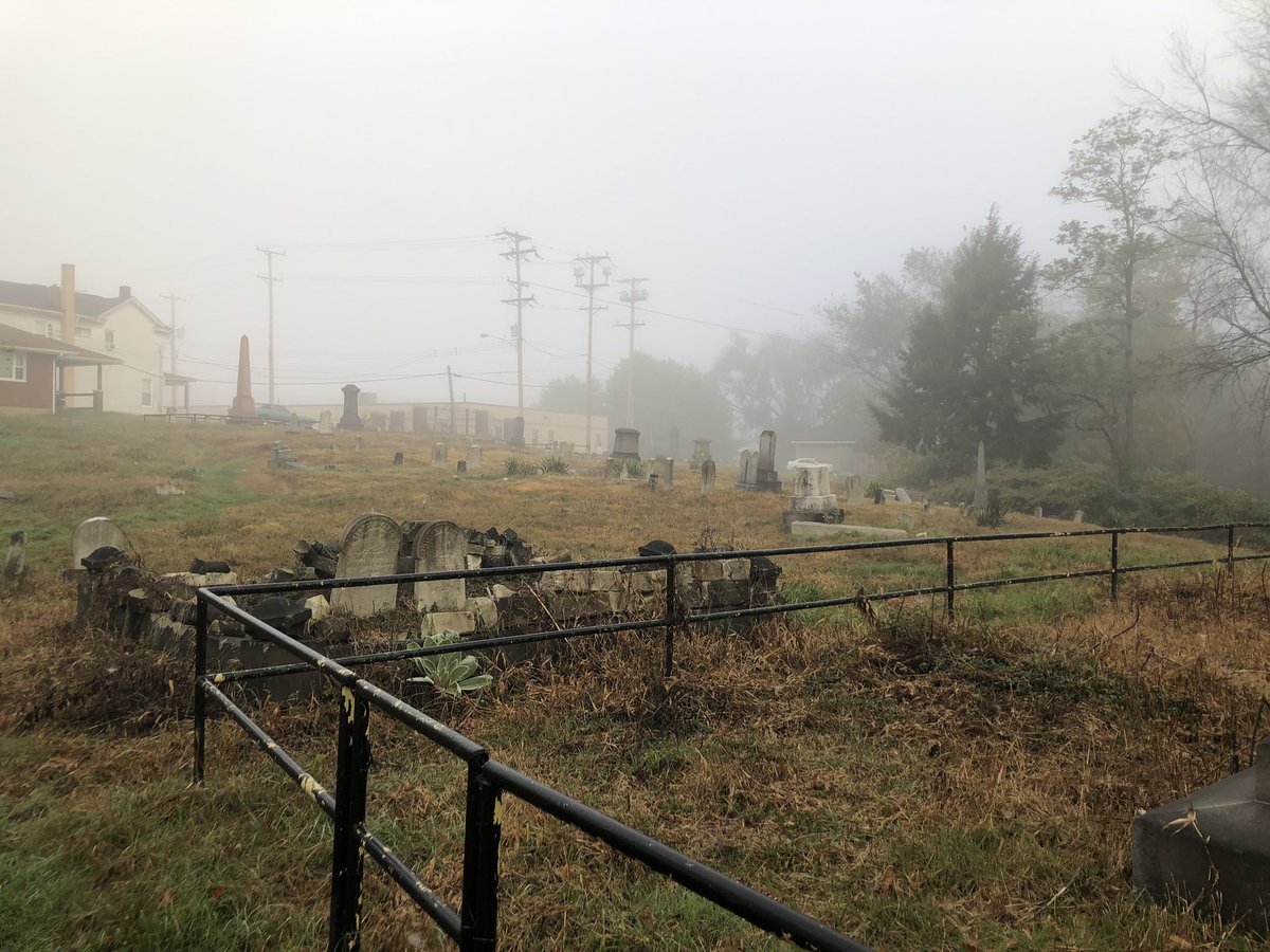 JrotcBeaver's tweet photo. This morning from 0800 to 1200, our cadets spent their time cleaning up the Lacock Cemetery for veterans! It was time well spent with an amazing outcome! Take a look at the amazing before and after pictures. ❤️🇺🇸 Thank you to everyone who came to help! #veterans #remember #heroes https://t.co/X4nyOnb6NC