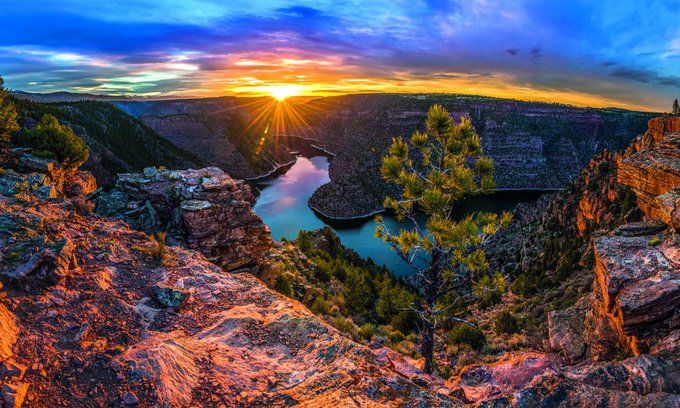 wanderlustmag's tweet photo. The scenic Yellowstone Loop starts and ends in Salt Lake City, Utah, then winds through Idaho, Montana and Wyoming.
Here, we show you how to drive Utah's sections of the iconic Yellowstone Loop > https://t.co/RujOvMbN8S
@VisitUtahUK
#ad #wlut https://t.co/wj74haoqfV