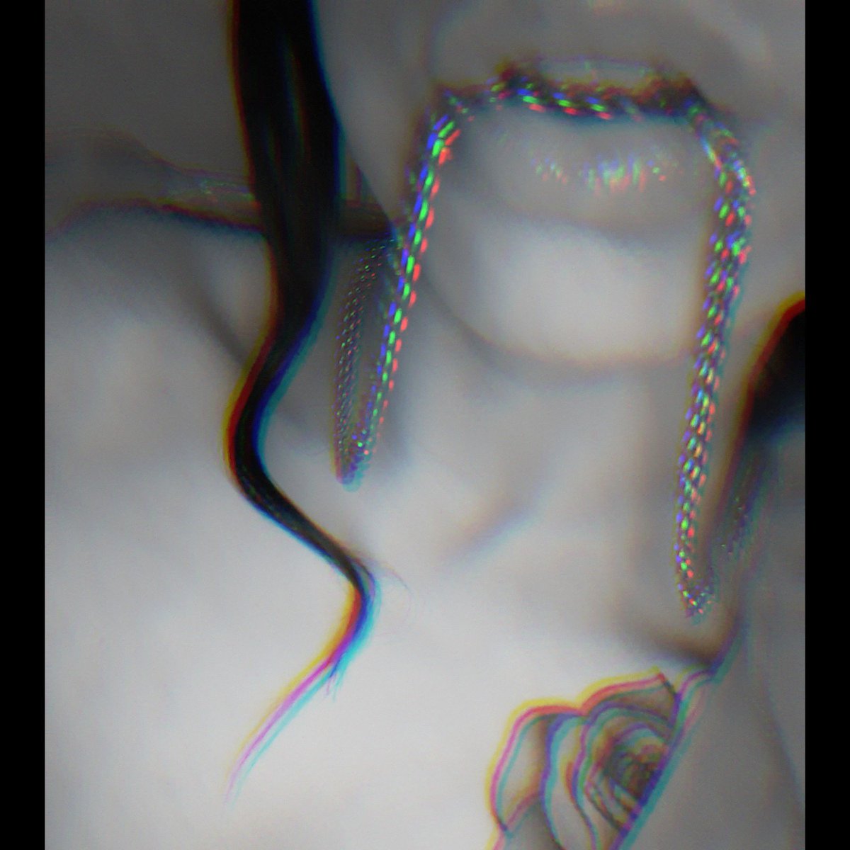 512annmariee's tweet photo. #lips #lipshot #gold #tatts #chain https://t.co/J09yCmTjUo