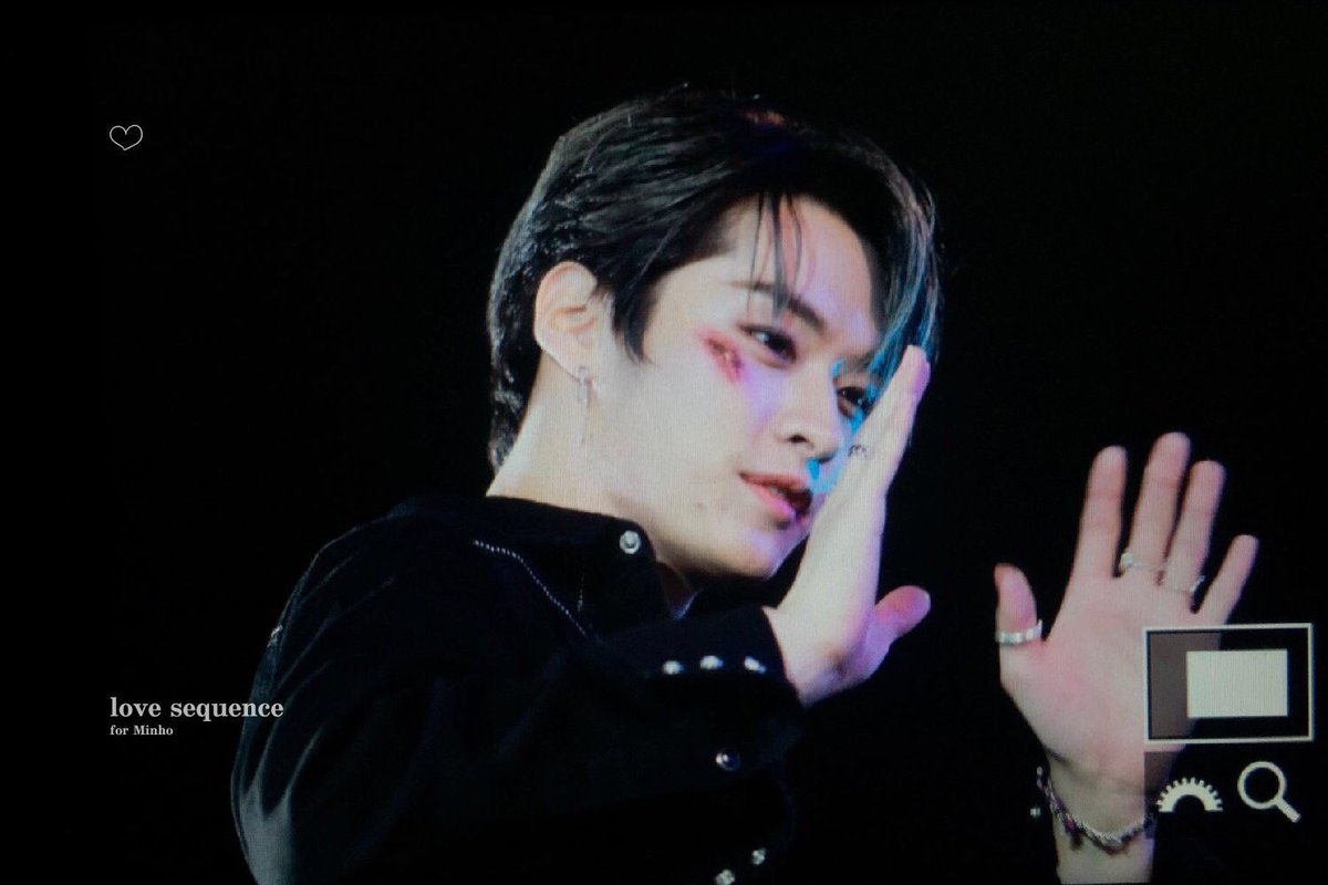 linuro's tweet photo. HES SO ARGHHHHH WROOFIDNCKHD https://t.co/y6LKcfSJoP