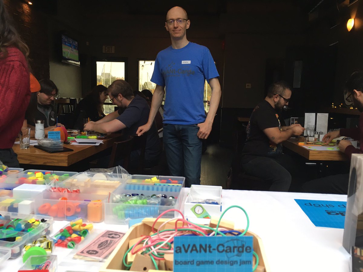thecultofpop's tweet photo. aVANt-Carde is well under way! Excited to see what everyone designs. #aVANtCarde https://t.co/2HatgF3amY