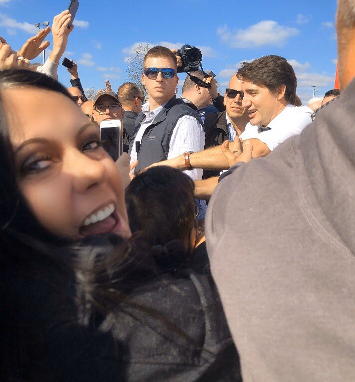 SassyJasse's tweet photo. Thanks for stopping by Brantford @JustinTrudeau - four more years🇨🇦 https://t.co/RvH7KkwjN9