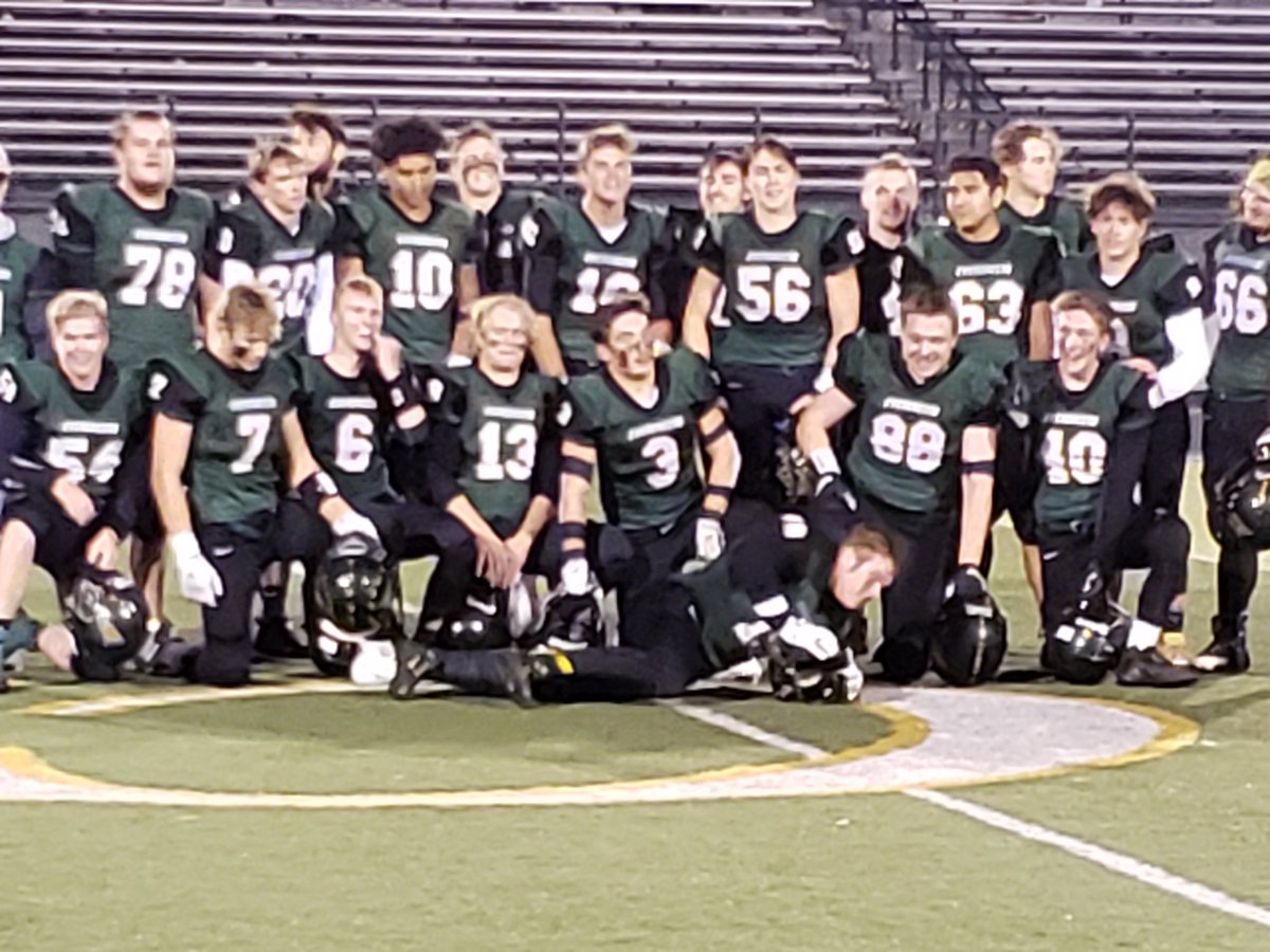 DCEChris's tweet photo. Let's recap DC Everest's Senior Night win over SPASH... the touchdown drive that opened the 3rd quarter defined the game and the season:  https://t.co/x2IQmDvjUf   #DCEverest https://t.co/IzygkIq4wt
