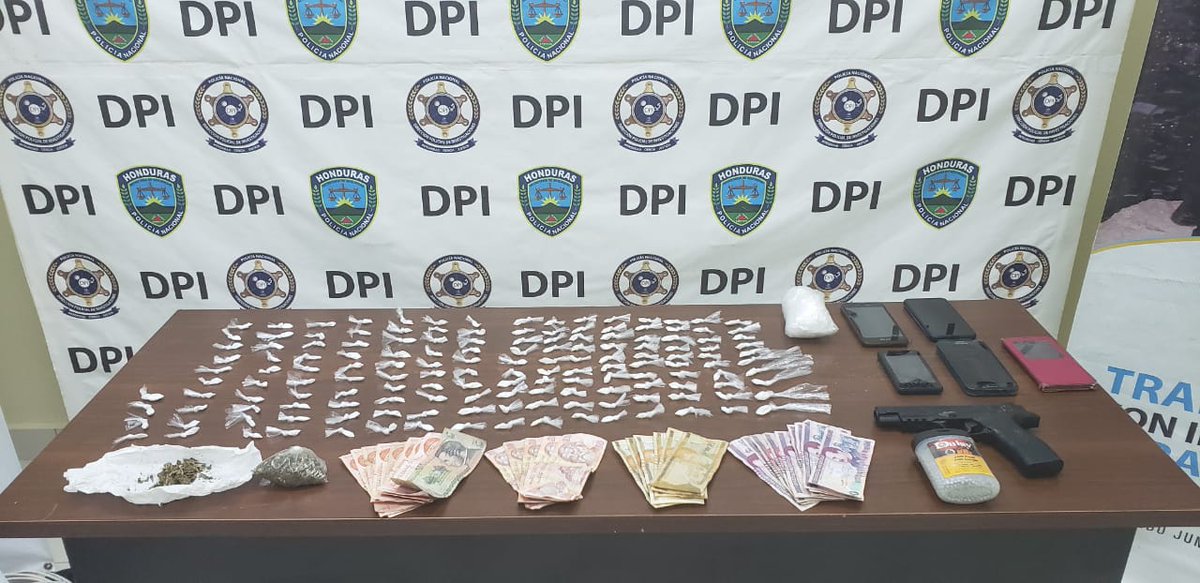 ClaroHable's tweet image. #RHC| En allanamiento el Día de hoy dos personas detenidas por encontrarles supuesta cocaína en el municipio de Santos Guardiola.Oak Rigde.