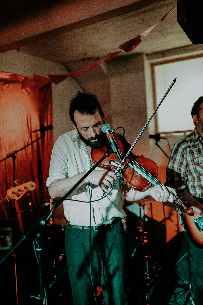 Cardiff legends <a href="/threatmantics/">Threatmantics</a> smashing Jacob's earlier!

Ma' rhein 'di bod yn dangos i Gaerdydd sut ma' perfformio ers blynyddau. Threatmantics yn Jacob's!