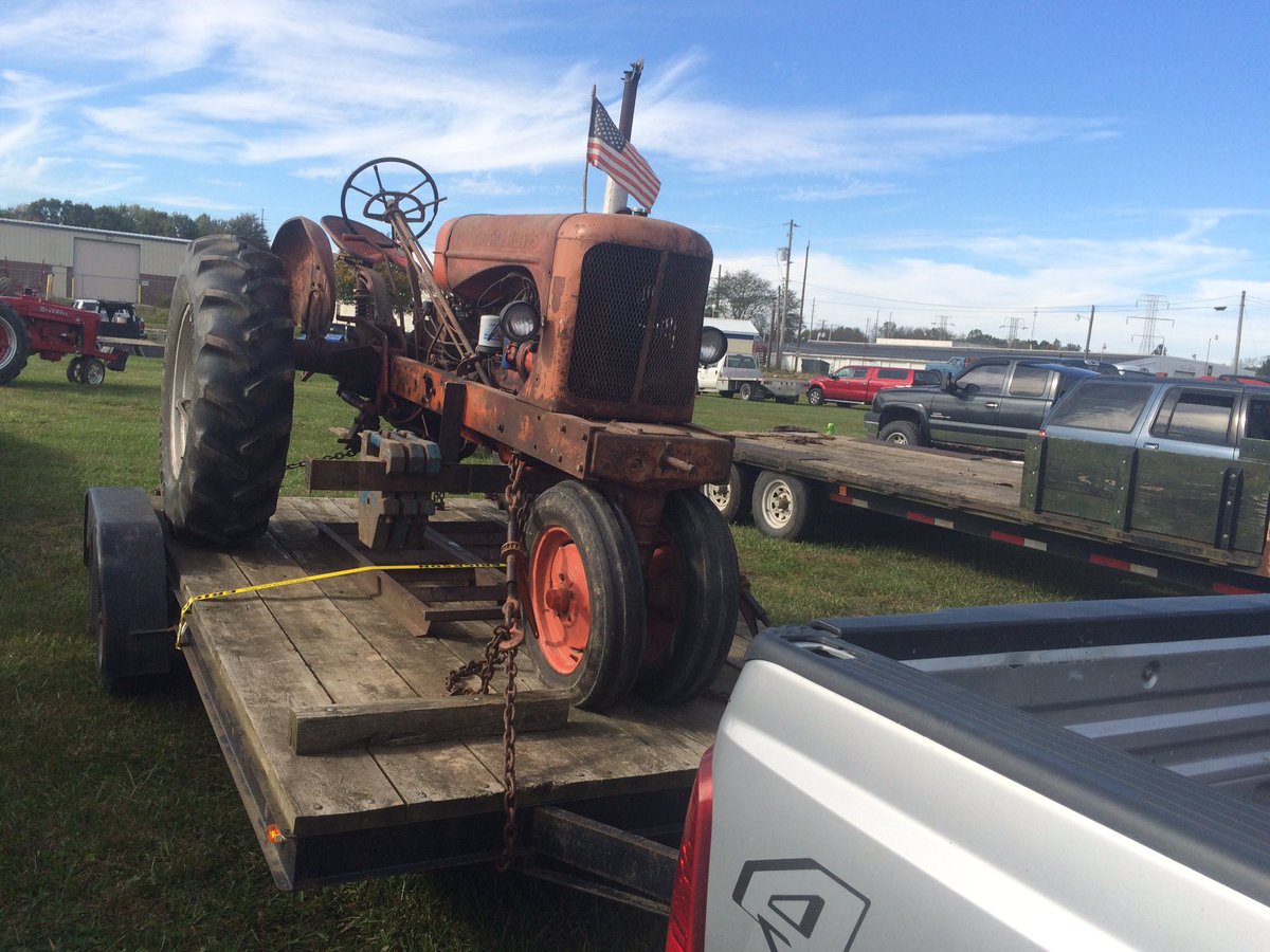 ZimmTheWanderer's tweet photo. Last tractor pull of the year! And we didn’t lose!
#tractorpulling #tractorpull #allischalmers #wd45 #tractor #country #countryboy #farm #farmlife https://t.co/ZUxe1LV3uV