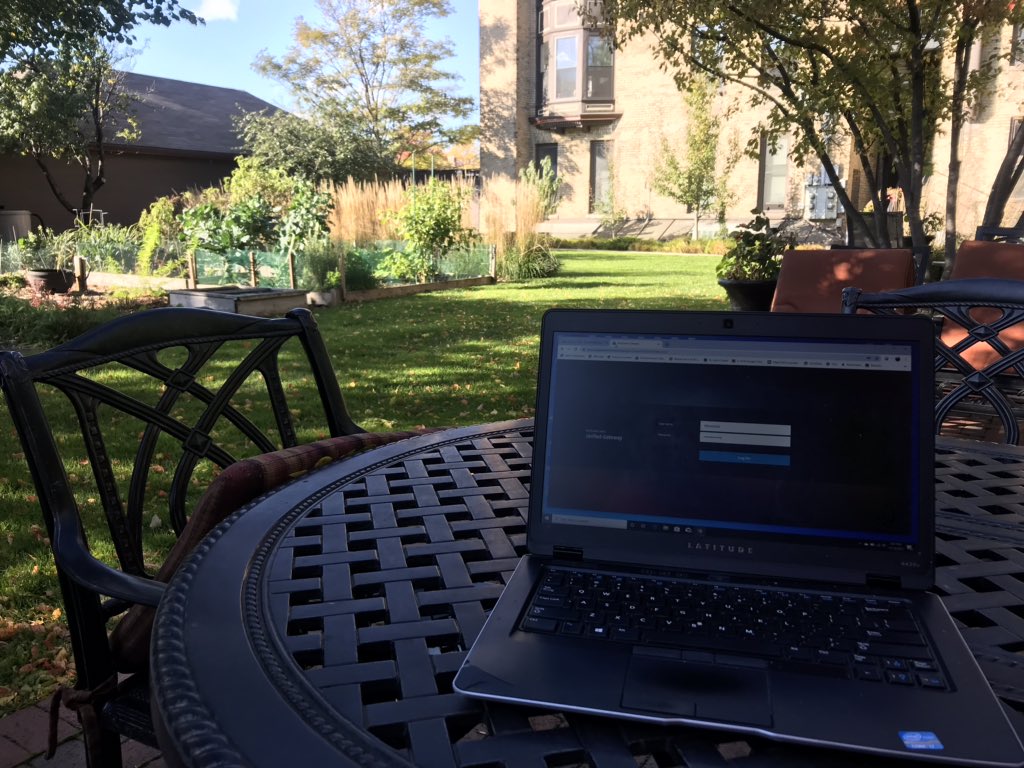 KatieStJoes's tweet photo. Somehow completing charts post #EPICcrash is much better with this view. #callweekend #physicianwellness #fullnotbusy @alweinmann https://t.co/sZECMbPbWH
