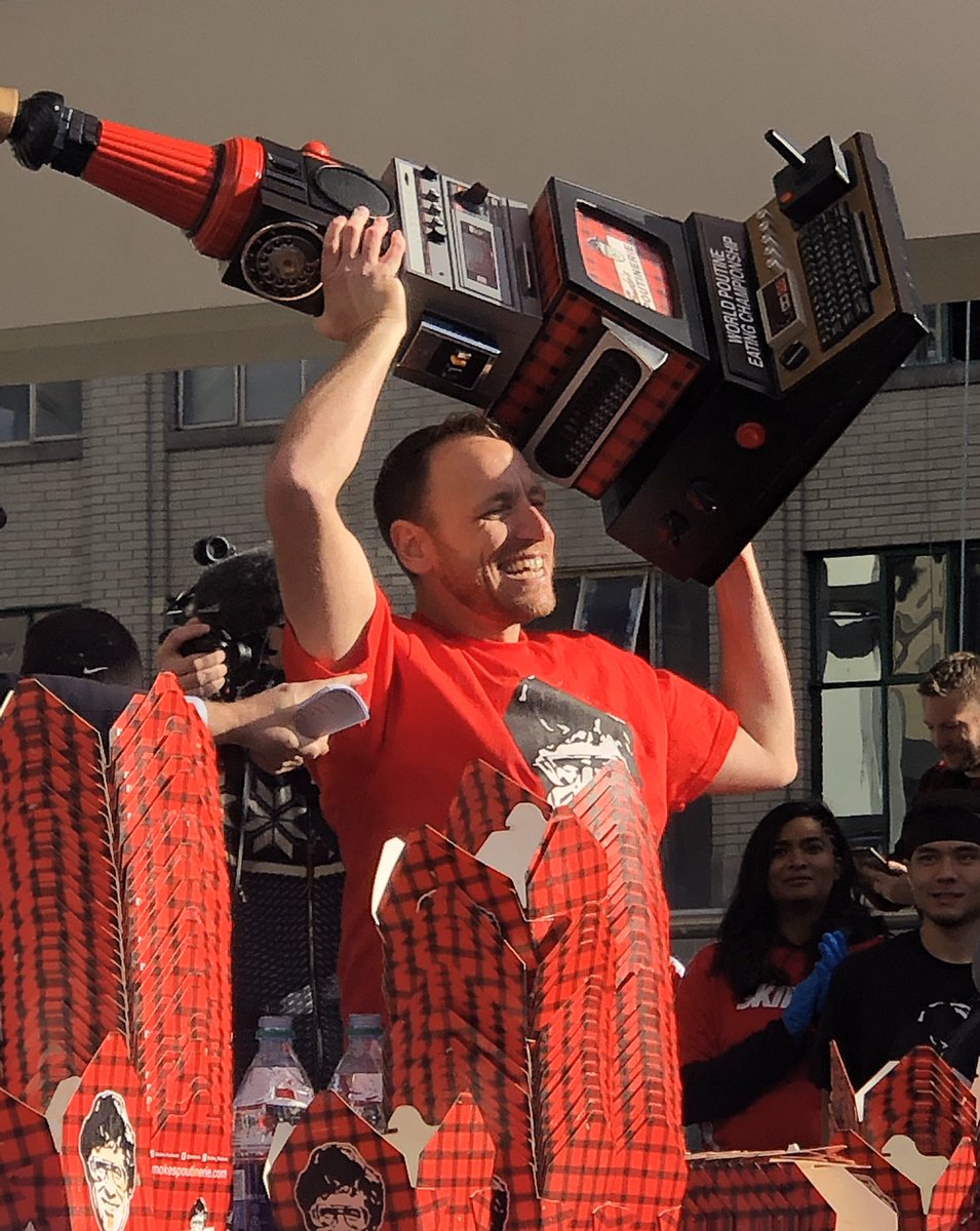 hallnco1's tweet photo. NEW WORLD RECORD for @joeyjaws ! An unbelievable 28lbs of poutine eaten in 10 mins! And big congrats to all the world pro challengers and corporations involved to make this years massive $153k donation to #friendsofwecare. #WPEC2019 @poutinerie https://t.co/gO0BRT3PCS