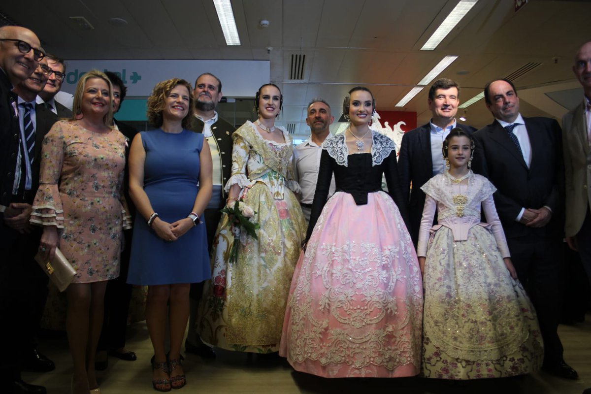 CsValencia_C's tweet photo. El portavoz de @CsValencia_C, @Fginer junto a la concejala @amparopicoCS, han asistido a la 'Presentación de Proyectos de las Fallas 2020', acto presidido por la Falleras Mayores de Valencia 2020, Carla García y Consuelo Llobet.
#CsConLasTradiciones
🔥🎇🧡🎉🎼🔥
#Fallas2020 https://t.co/aPGiGSrbGV