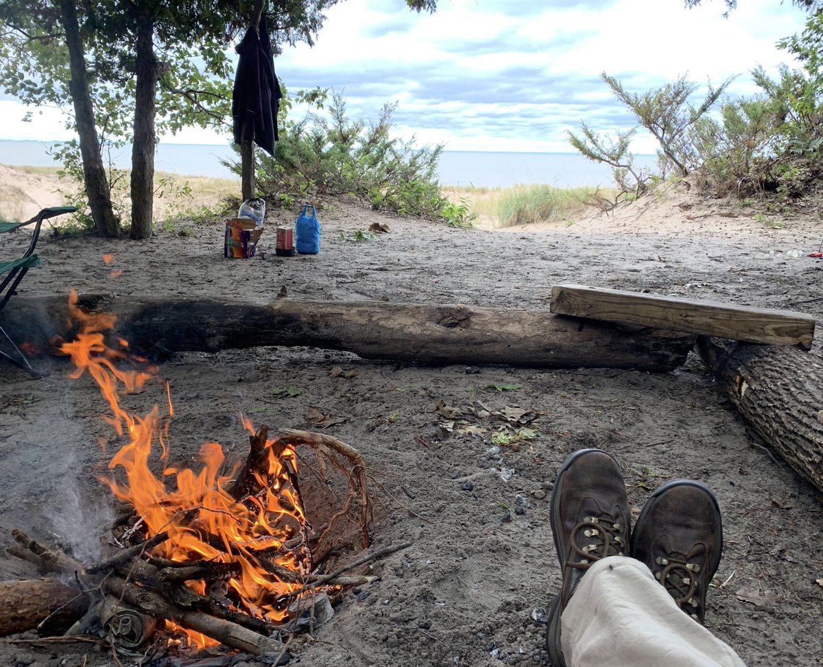 If only there was more time for this.
⛺️#camping #camperlife
🔥#campfire #firepit #fire
🍁#fall #outdoors #nature #wanderlust #campeveryday #puremichigan #michigan #michiganawesome #michiganphotography #michiganview #nordhousedunes #lakemichigan #dunes