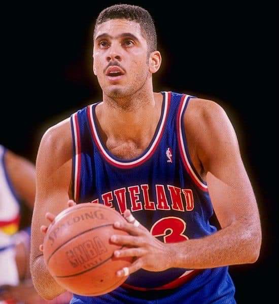 Happy birthday to former Cavalier center Brad Daugherty, 10/19/1965. 