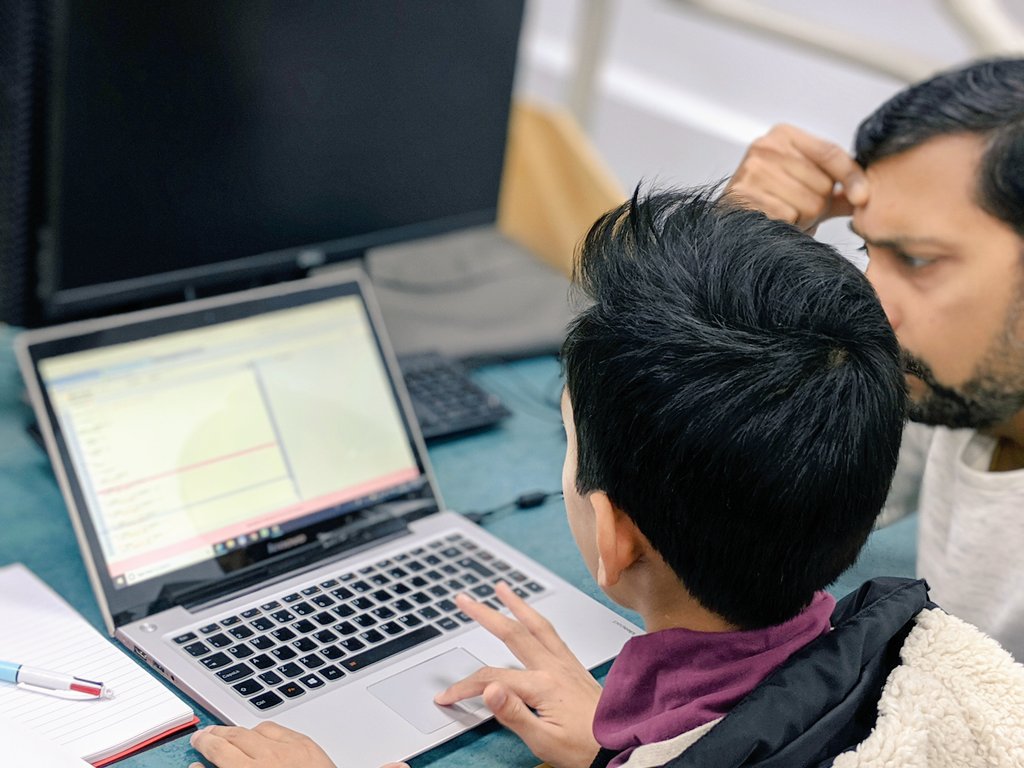 CoderdojoSurbi1's tweet image. Successful 1st @CoderDojo session at @SurbitonHigh @CoderdojoSurbi1 . Thank you Peter from @CoderDojoHam for Support.