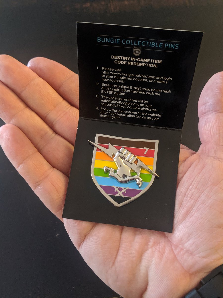QualityPlums's tweet photo. Finally got my Bungie Pride pin!
Second picture for scale.
#ItsPrettyBig https://t.co/kNeOsPa182