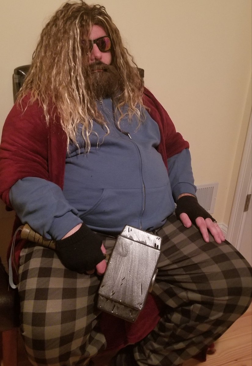 MikeHeXt's tweet image. How'd I do? To get ready I played #fortnite. And the hammer is actually accurate too if you think about it. #thor #Imworthy #endgame #Marvel @AgentM @Marvel