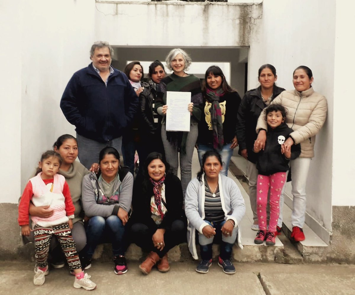 MayZocco's tweet photo. [Los Toldos] 🌲🌲 Coop https://t.co/JvDr8f0ccU.I.A.S Ltda. 👩‍🦰👩🏽 recibieron capacitación de los técnicos #RobertoLedesma e @Indiana2312 del #OLCSalta @MdeProduccion según establece la Res 2037/03 del @INAESarg para gestionar su matrícula y autorización para funcionar. (continúa) https://t.co/Pp4Xdy9jax