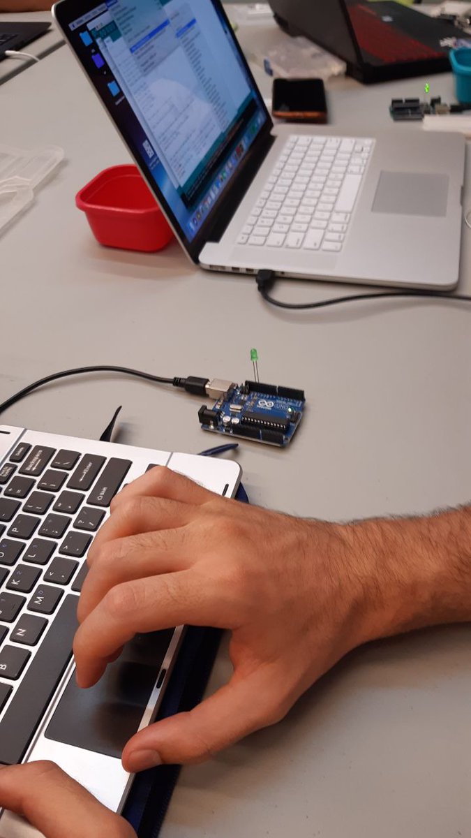 LaJaqueria's tweet photo. Esta tarde en #elcable @spaceappsalm y el taller de @goretoxo entre gaitas midi y Arduinos... Entre otras charlas, actividades y retos... Mañana más... @OpenFuture_And #almeria #spaceappschallenges https://t.co/Jq7lKVn2VO