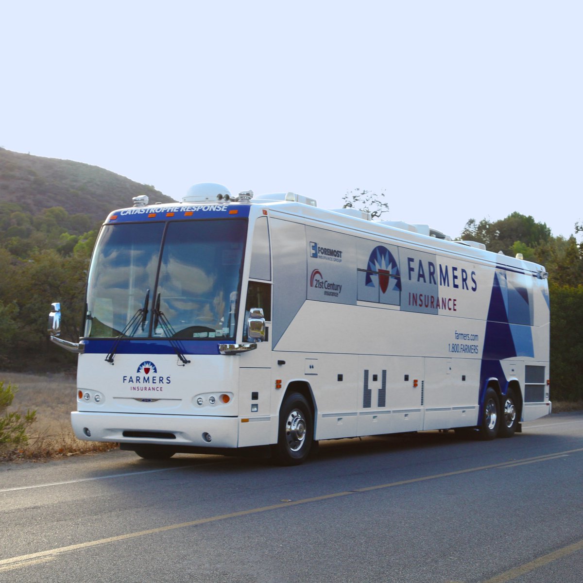 Insure_Tulsa's tweet photo. In the event of a major catastrophe, our Mobile Claims Center buses will be on the scene for claims, information and support. You can find the location of the buses, should disaster strike, on Twitter @FarmersResponse. https://t.co/0Non0Iab7p