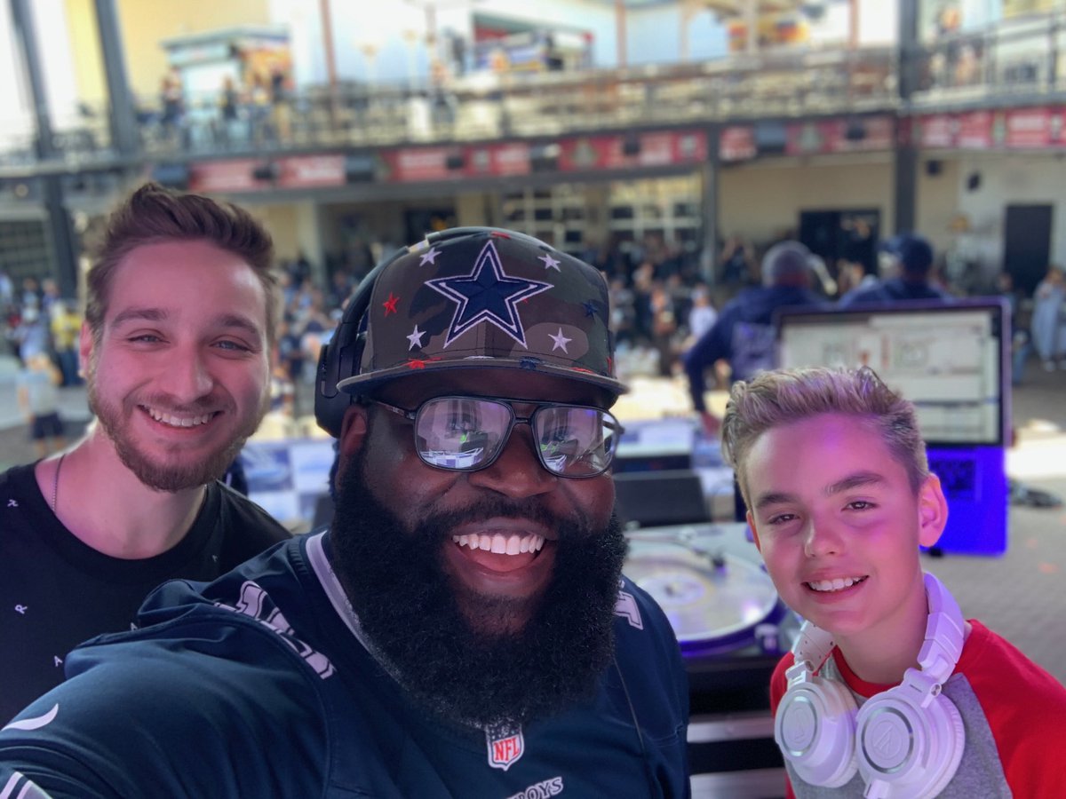 Fun day gig for <a href="/CowboysXP/">Cowboys Experience</a> today at <a href="/lavacantinatc/">Lava Cantina Dallas</a> with @djscmusic and <a href="/DJAustinB7/">DJAustinB7</a>!