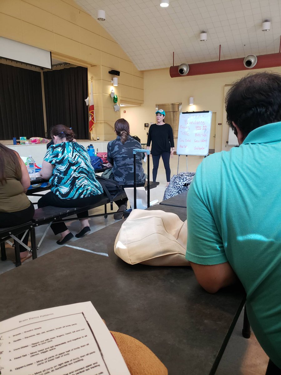 BTBLA's tweet image. #MigrantEducationProgram teachers learning about kenisthetic body movement in education . @LASchools