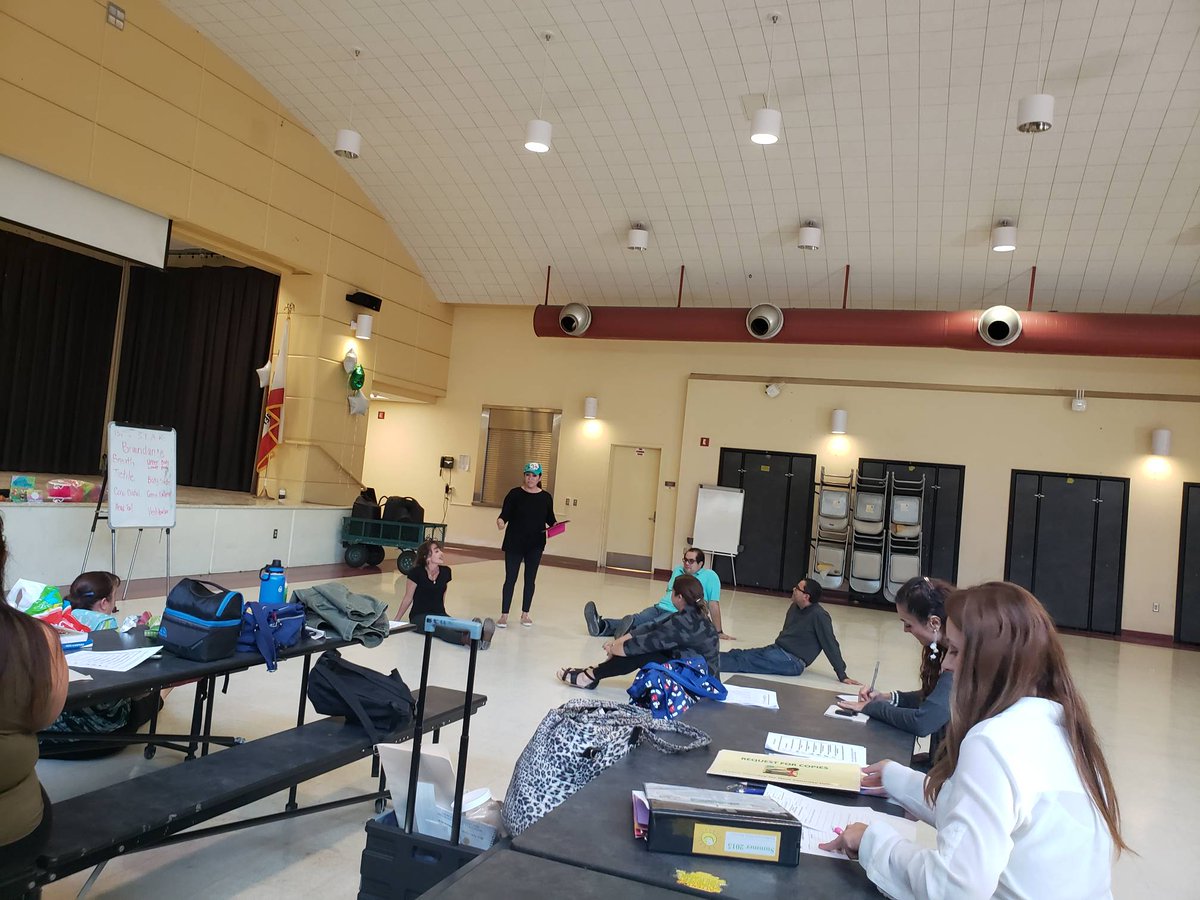 BTBLA's tweet image. #MigrantEducationProgram teachers learning about kenisthetic body movement in education . @LASchools