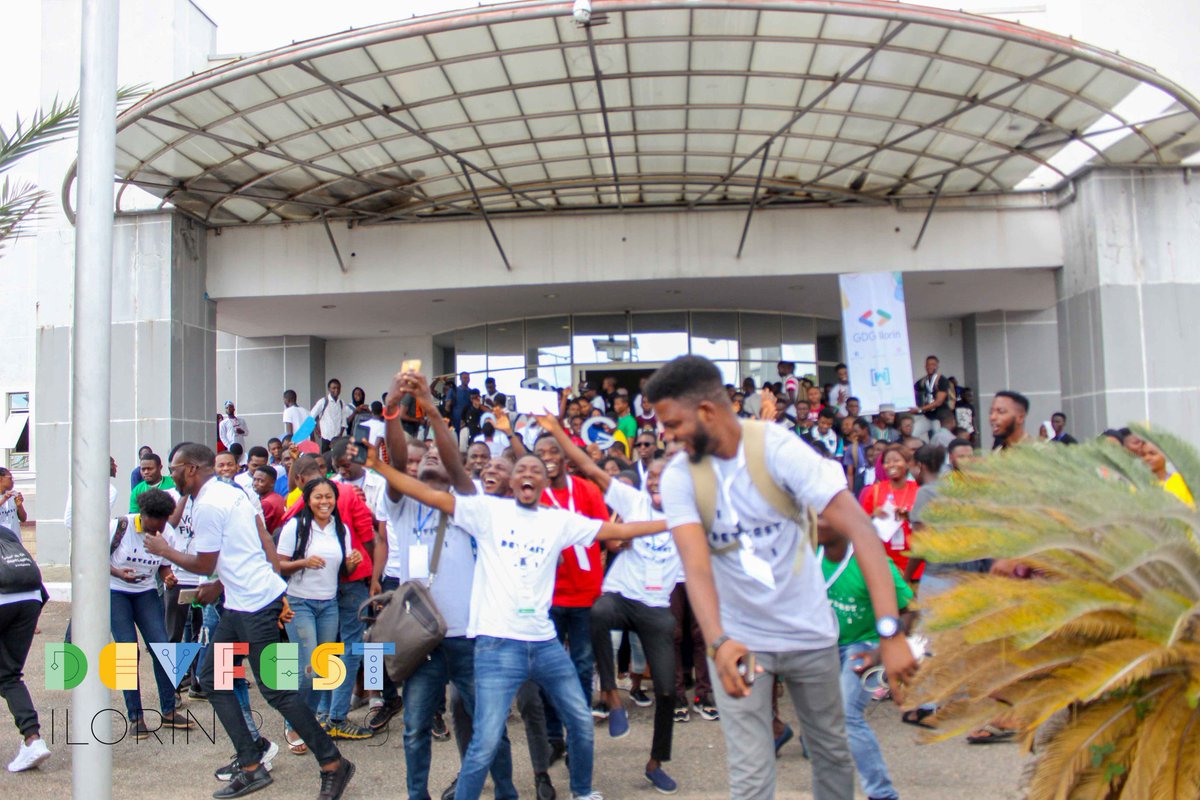 Olumobabatunde's tweet photo. DevFest Ilorin. Done, dusted and amazing ๐
#DevFest19 #Vmware #KwarabuildConf19 #kwarabuild #VirtualizeAfria https://t.co/QxlP0GrAFc