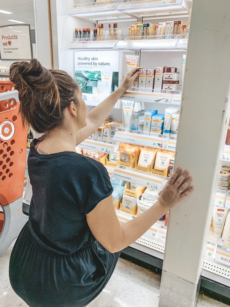 kileerainbow's tweet photo. #ad Everyone knows I LOVE my @BurtsBees so I had to head over to #Target to check out the new &amp; improved Renewal collection! Their Dark Spot Corrector should help out my skin tone &amp; give me that glow! #BurtsBeesTargetRun https://t.co/auOMGDnlJb