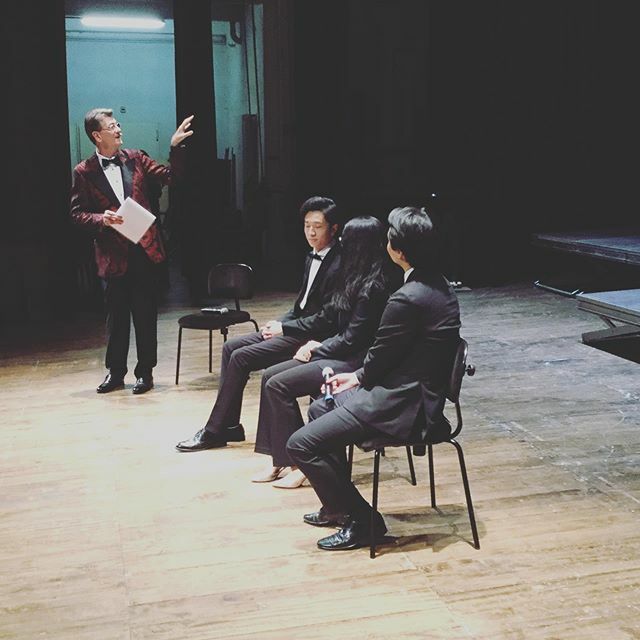 ConcorsoViotti's tweet photo. In attesa dei risultati, Paolo Pomati intervista i concorrenti 
#concorsoviotti #viotticompetition #thefinal https://t.co/63wz89GQRY https://t.co/PrDZBmPMm6