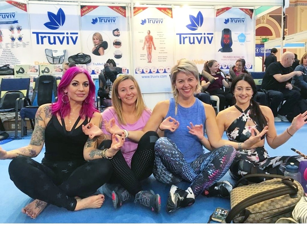 YOGACTIVEYOGA's tweet photo. @yogashow was an awesome way to catch up with special yogini friends ..
But please bring back @EkhartYoga @yogangsters next year https://t.co/DuaAZNWQ4I