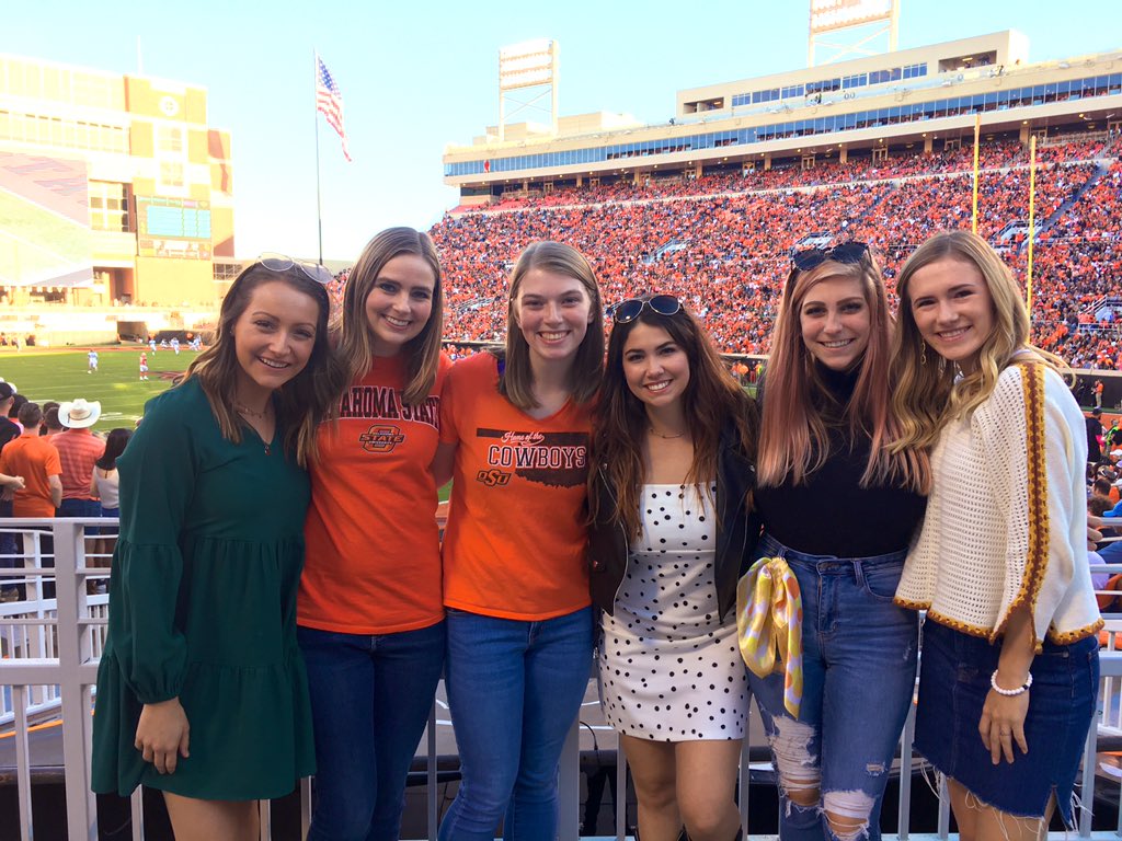 MsEngleChoir's tweet photo. 3 Pokes, 3 Bears, 6 Byron Nelson Bobcats ❤️@ByronNelsonHigh https://t.co/kLQpcapGJo