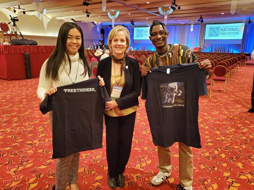 FFRF's tweet photo. Our student essay winners with FFRF co-President @algffrf. #FFRFCon2019 https://t.co/VDr7oZVRwK