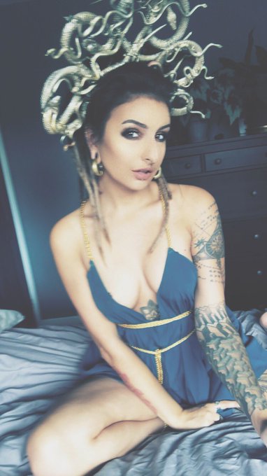 Felt like my onlyfans is missing some medusa content, so I&rsquo;ve rectified that 😉 coming soon 🐍 https://t<a href="/tag/usedpanties"class="tags"><span>#usedpanties</span></a>