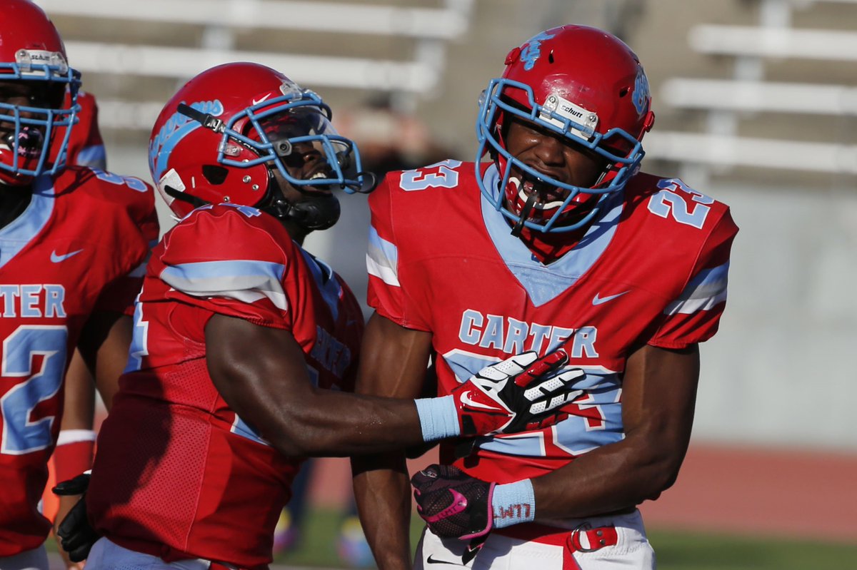 A total of 𝐬𝐞𝐯𝐞𝐧 𝐩𝐥𝐚𝐲𝐞𝐫𝐬 had at least 200 yards rushing in Week 8. The top three were ...

🔘261: Tylan Hines, Plano
🔘249: Jamalrian Jones, Carter
🔘227: Sabron Woods, North Garland

More Dallas-area top performers: buff.ly/2BrRtiE👈

#txhsfb