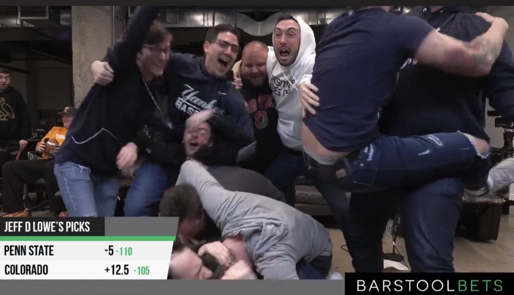 BarstoolBigCat's tweet image. Life comes at you fast