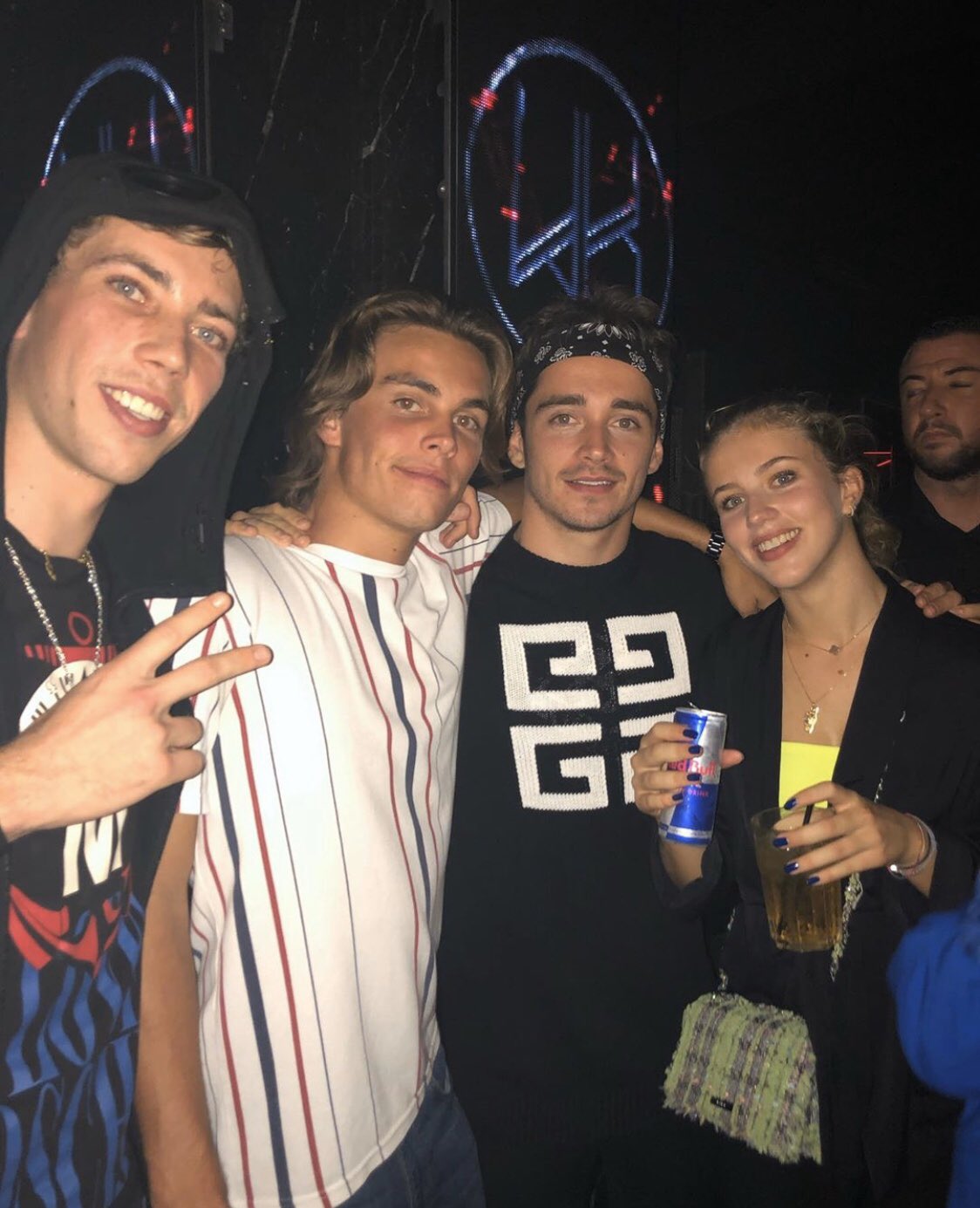 EHS1dniXUAIjOp_?format=jpg&name=large