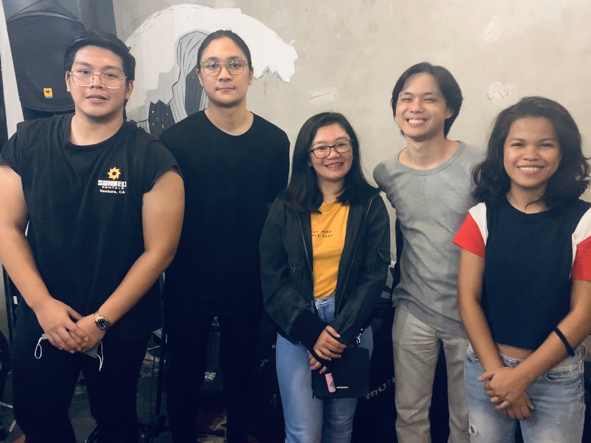 ihlaaaysa's tweet photo. Didn’t get a chance to have a solo picture with the band yesterday, so im’ma post it here too. (101219) 😊

Thank you for the awesome set yesterday. it was a fun filled afternoon indeed. 
@overoctoberph 🧡 @joshbuizon @joshuacaleblua @canlasjoric @janessa_sg 
#OverOctoberAt5 https://t.co/eC0EKAn8sL