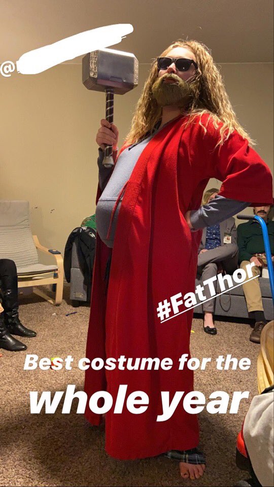 RitterManda's tweet photo. Yo @chrishemsworth- Fat Thor makes a PERFECT pregnant Halloween costume. 😎 https://t.co/ZHvY5G86wC
