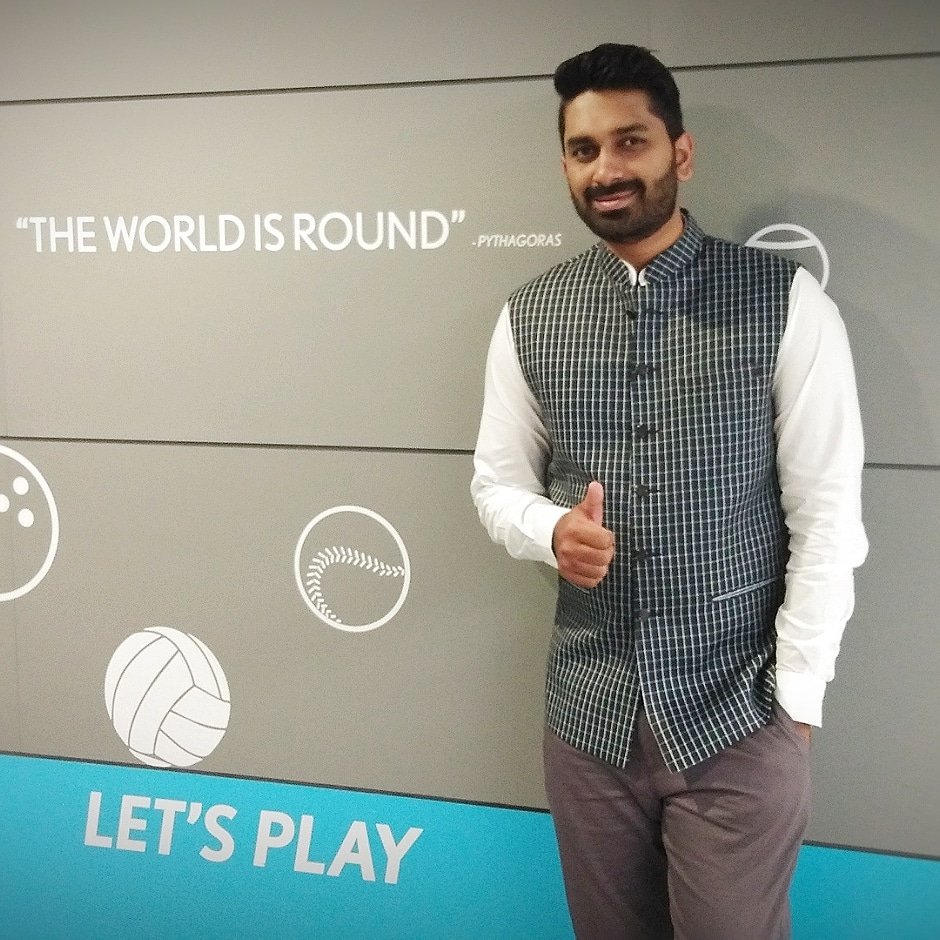 sandeepskb128's tweet photo. All set for the nation's biggest football league!! Tune into #StarSports1Telugu at 7:30pm everyday for Telugu Commentary by yours truely!! 
ఆటగాళ్ళ ఆట, నా మాట!!
@IndSuperLeague #TeluguCommentary #LetsFootball https://t.co/ZnTX0DCUPV