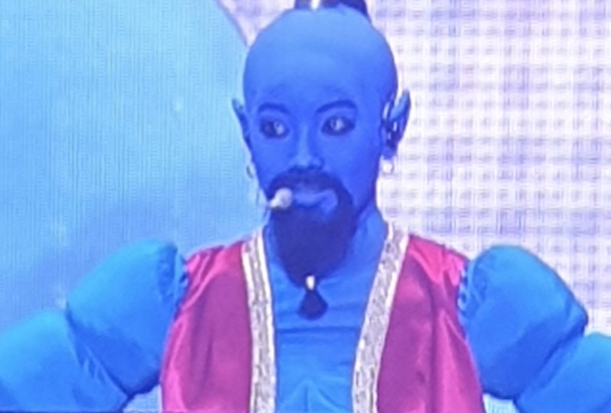 yoostagram's tweet photo. RT for 4 years of good luck. https://t.co/0bbS0VWufO