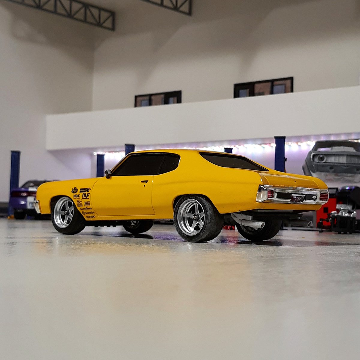 Make_It_RC's tweet image. Tearing up some tires. Trying out hard plastic tires with a Plasti Dip coating. The coating provides lots of grip but can wear down to reveal the low grip hard plastic below. Lots of fun to drive. Currently wrapping up a new video.👍 #rccars #rcbuild