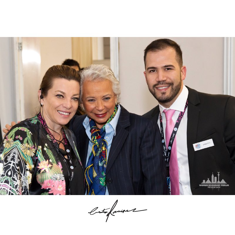 ernesttoramirez's tweet photo. “Una mujer debe ser dos cosas: quien ella quiera y lo que ella quiera” CC #WomenEconomicForum #WEFmx #DreamsInAction @WEFMexico @Extrategia @M_OlgaSCordero @harbeenarora https://t.co/WipbNL7UL8